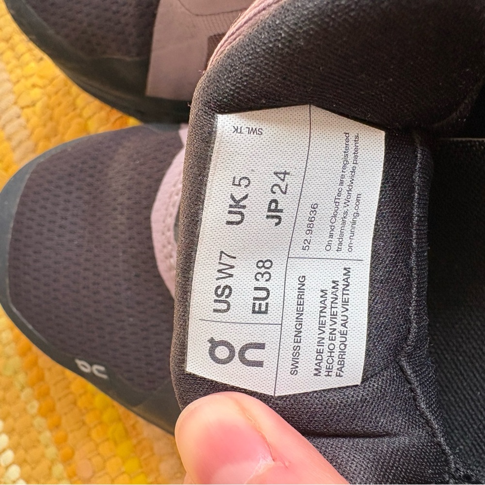 On Running Waterproof Cloud Runner Sneaker Women’s Size 7 - Picture 2 of 8